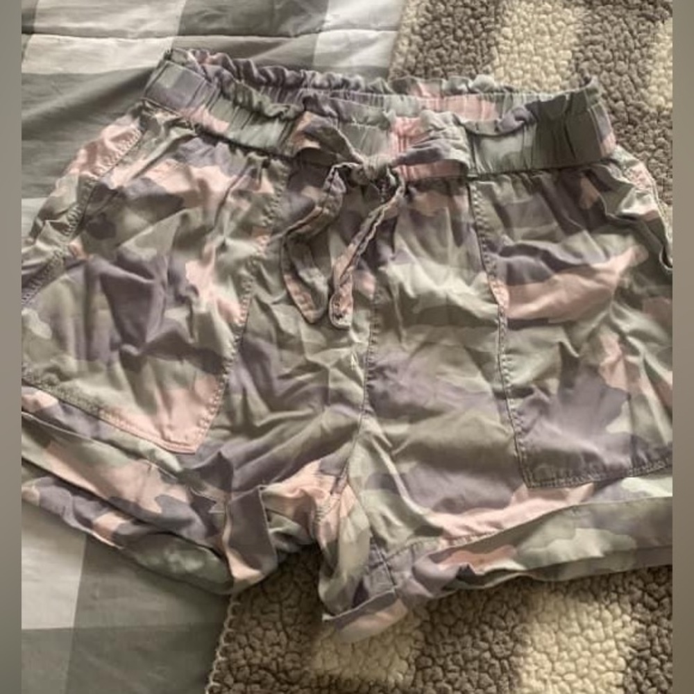 Small Aerie camp shorts